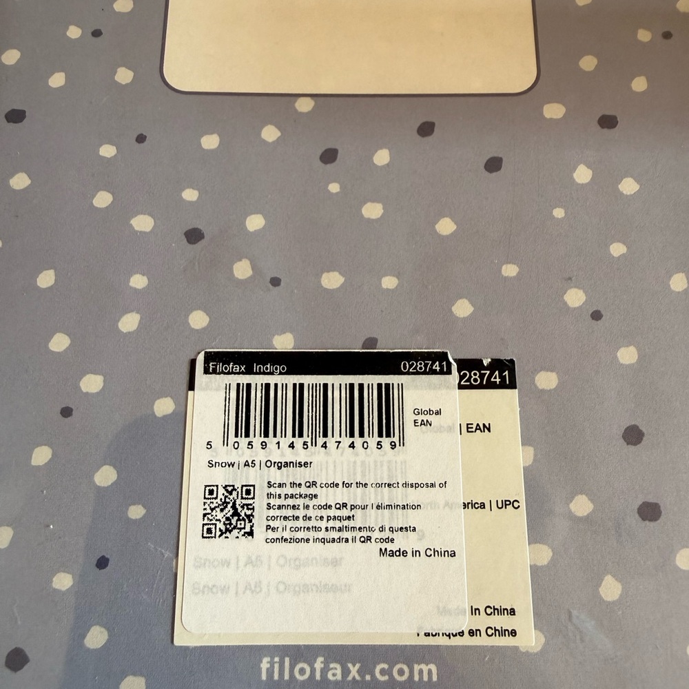 filoFAX Indigo A5 Planner with Polka Dots - Picture 3 of 14